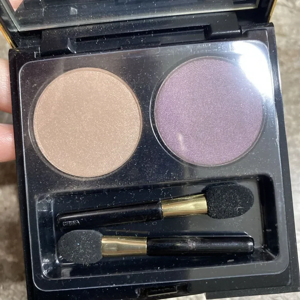 ELIZABETH‎ ARDEN EYESHADOW DUO ( Buff 17 / Crape Sheen 24 ) NEW